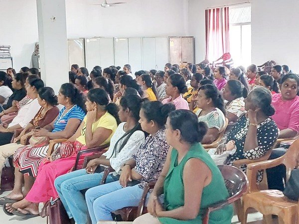 A batik and incense production training program for Homagama women (2024-01-26)